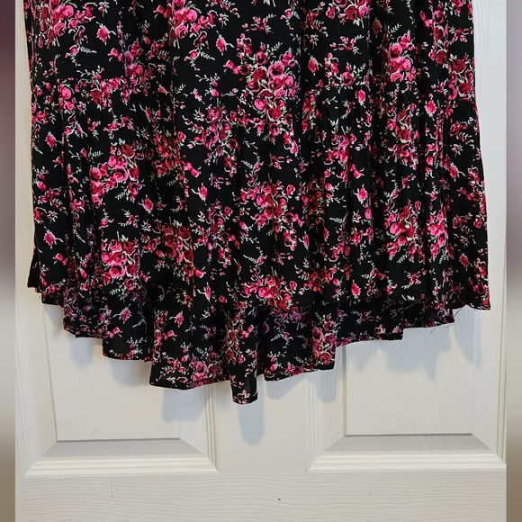 Lucca Couture | Black dress with bright pink flowers | V-neck - Picture 2 of 7